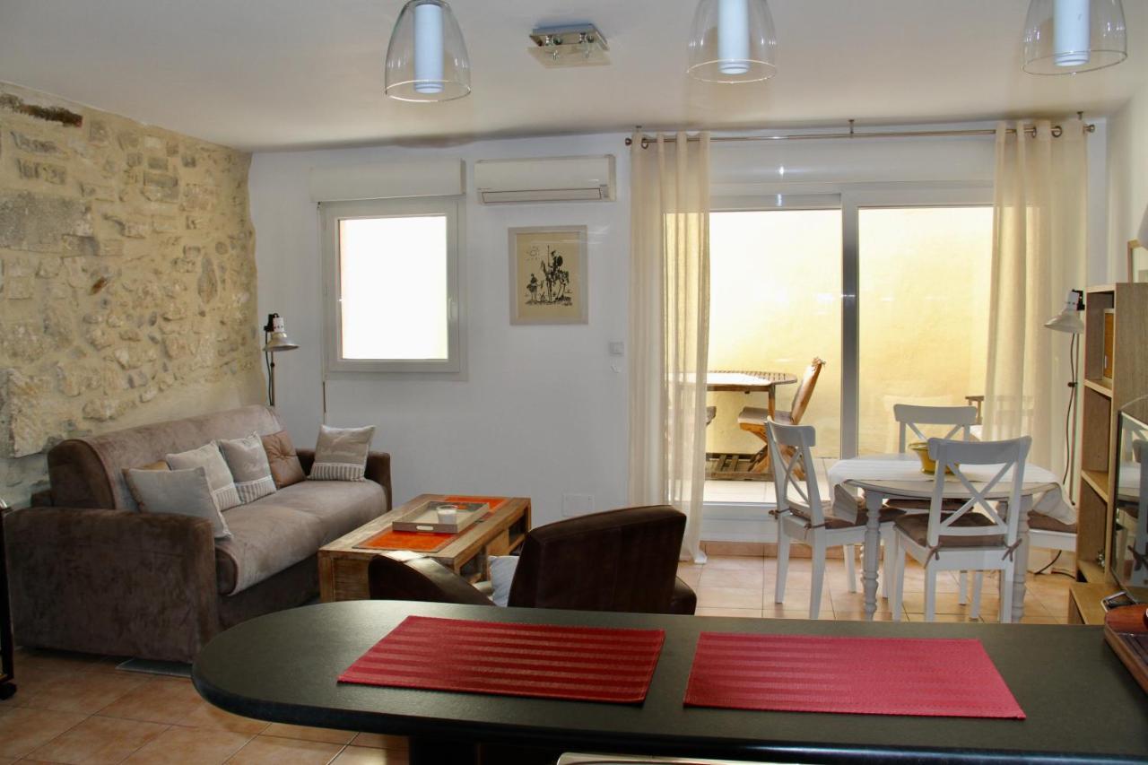 Agreable Maison De Ville Eyragues ภายนอก รูปภาพ