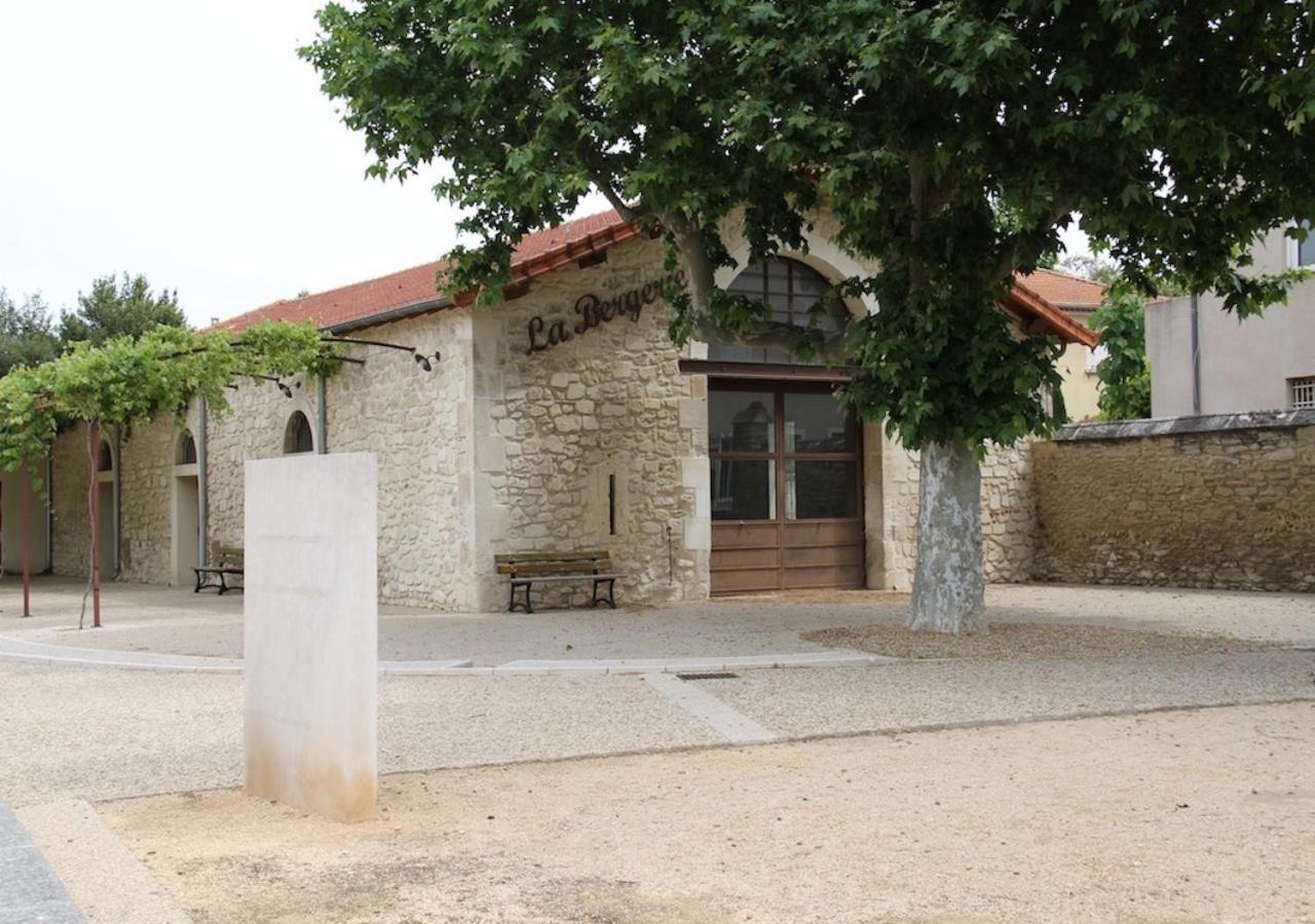 Agreable Maison De Ville Eyragues ภายนอก รูปภาพ