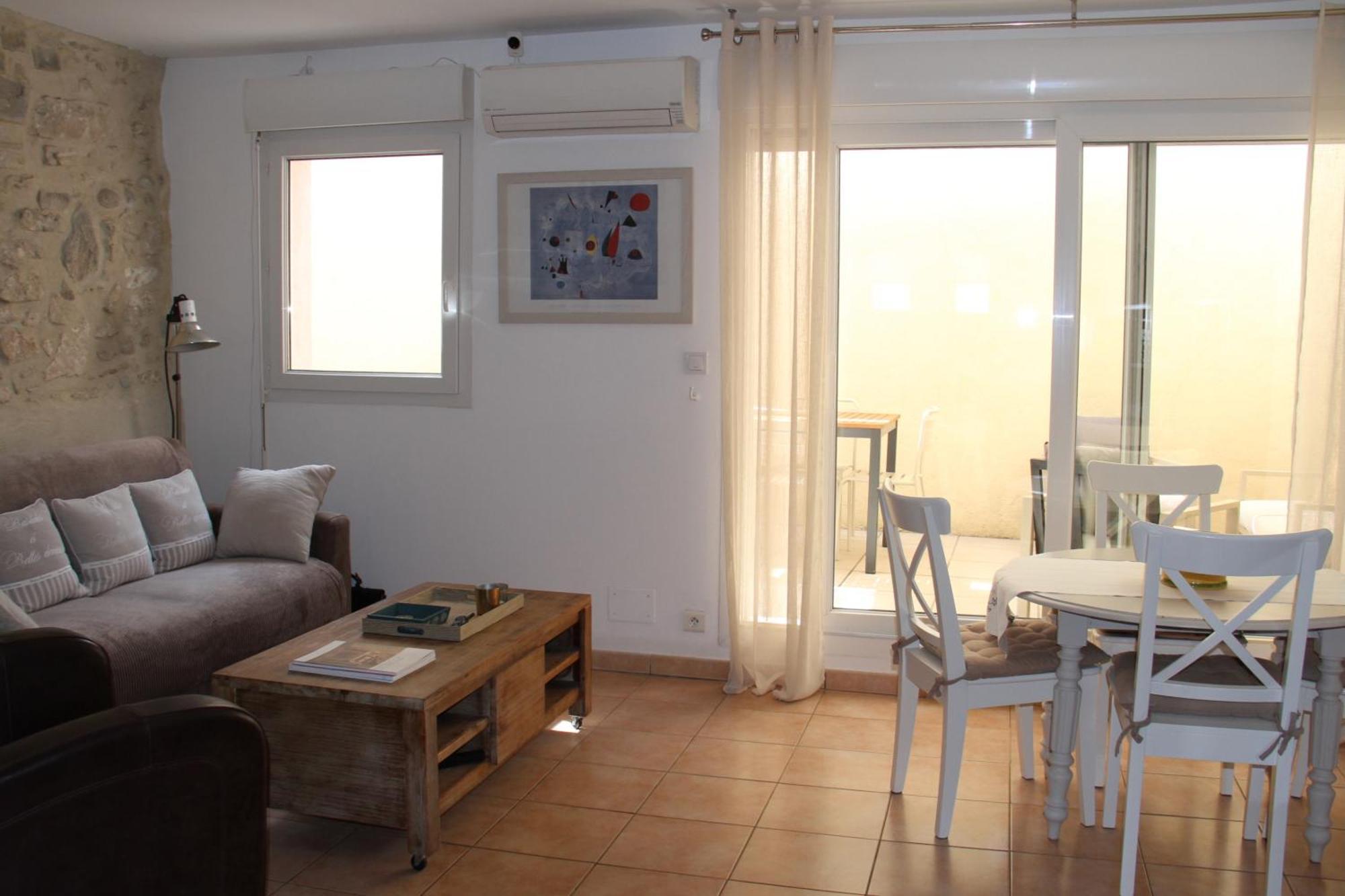 Agreable Maison De Ville Eyragues ภายนอก รูปภาพ